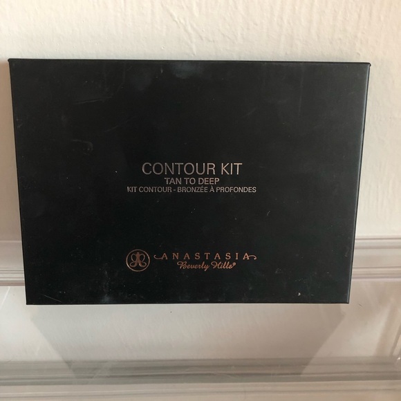 Anastasia Beverly Hills Glow and Contour Kits - Picture 2 of 8